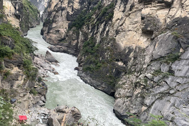 Tiger Leaping Gorge Trekking in the Canyon