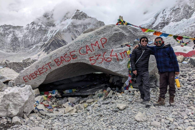 Trekking privado ao acampamento base do Everest saindo de Katmandu - 15 dias