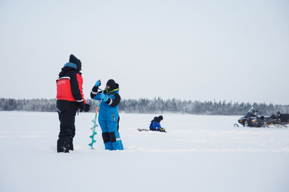 Rovaniemi: Ice Fishing & Snowmobile Safari Combo Day