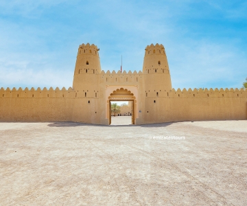 Abu Dhabi: Tour de un día completo por Al Ain con tickets de entrada y comida