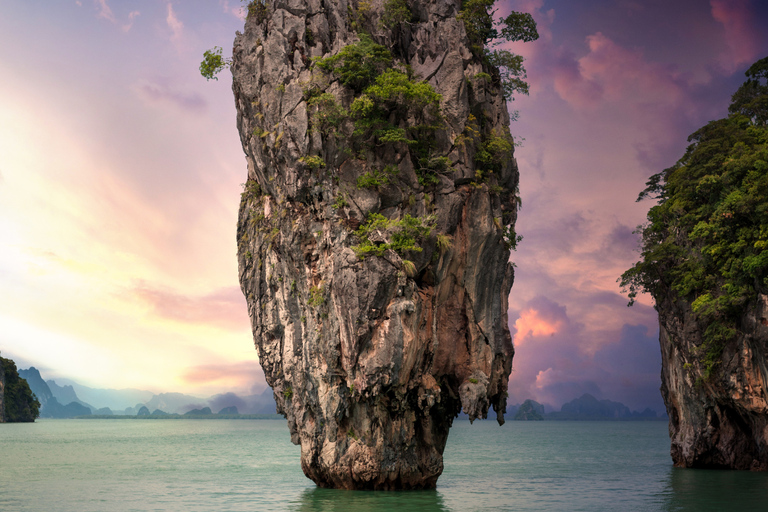Phuket: James Bond Sunset Dinner & Bioluminescent Plankton