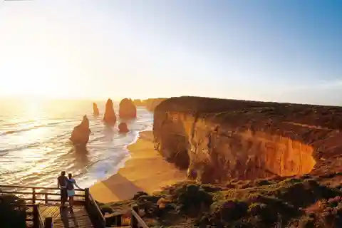 Melbourne: 12 Apostles Sunset Magic Great Ocean Road Tour