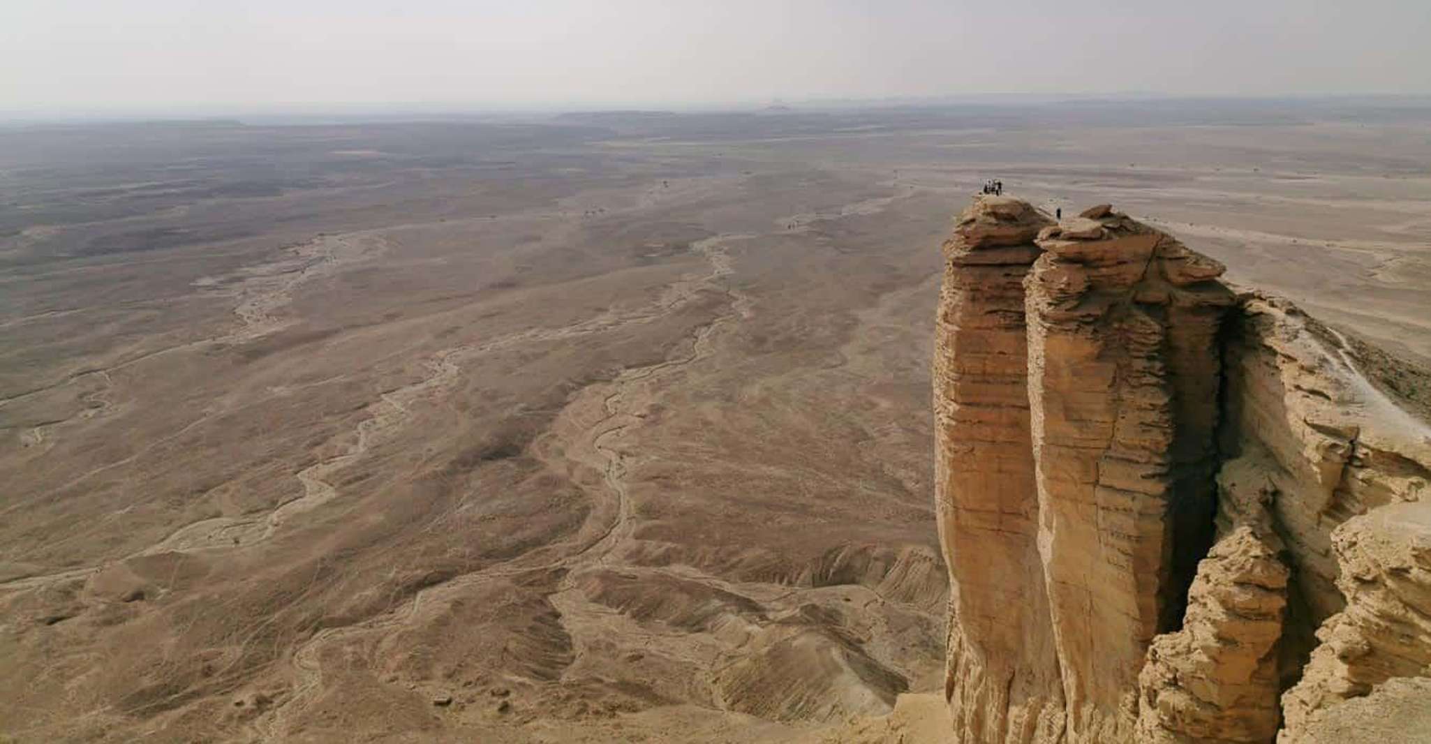 Riyadh Edge of The World, Bat caves with dinner visit by bus photo 5