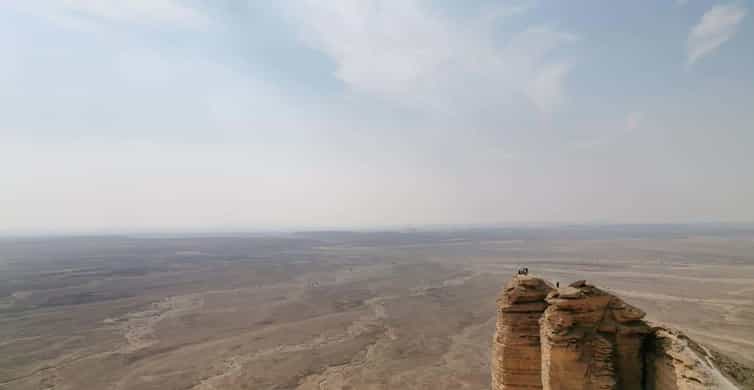 Riyadh Edge of The World, Bat caves with dinner visit by bus photo 5