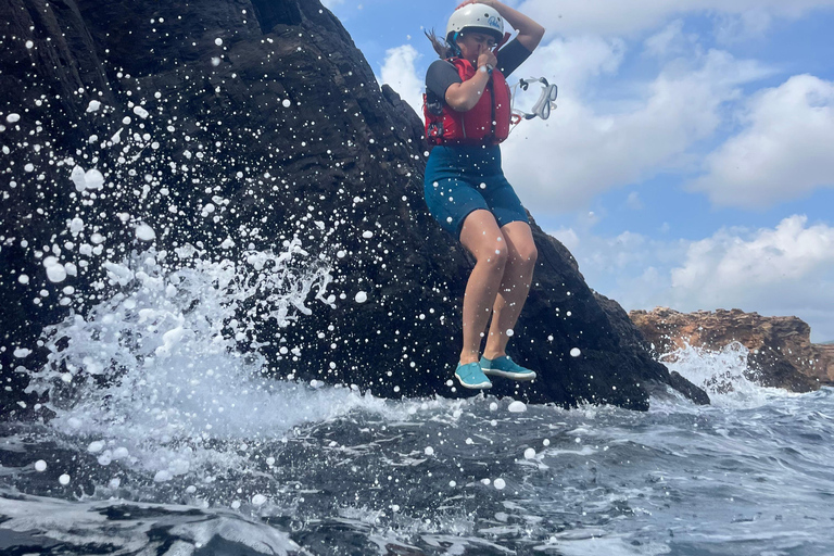 Esperienza di coasteering a Ibiza