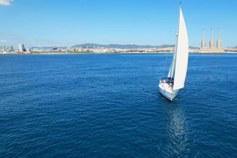 Mallorca: Privater Segeltörn bei Sonnenuntergang mit Cava und Tapas