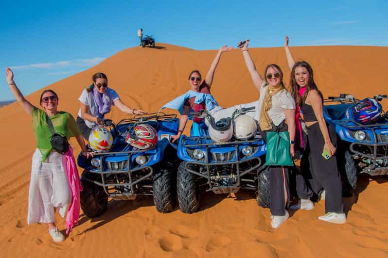 1 nuit dans un camp de luxe à Merzouga avec repas et randonnée à dos de chameau - dromadaire