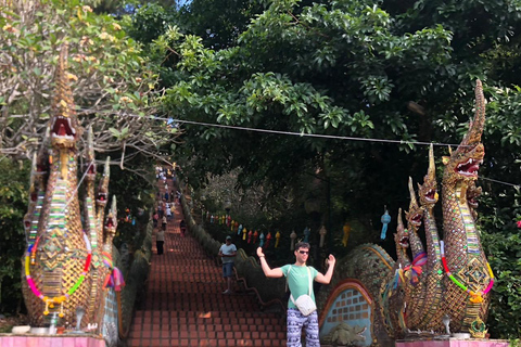 Półdniowa poranna wycieczka do Wat Pha Lat i Wat Phra That Doi SuthepPritave Tour