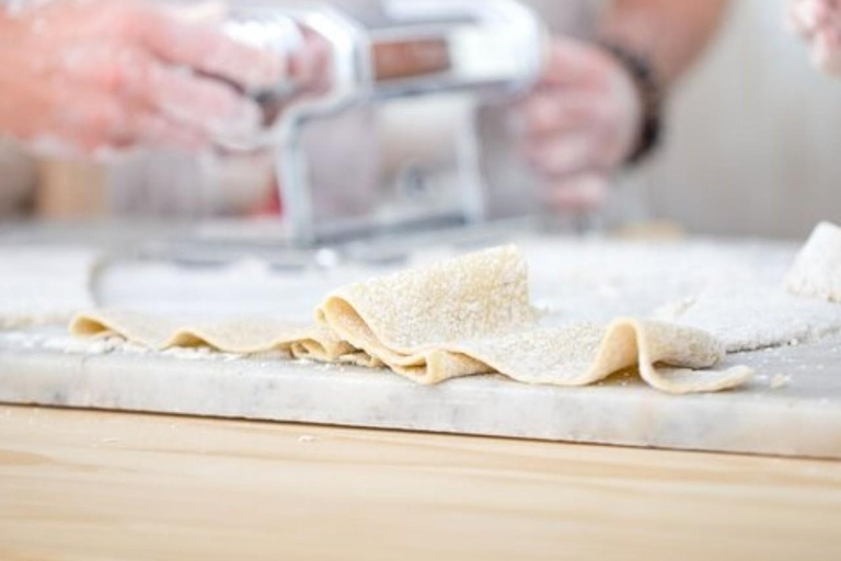 Da Livorno: Corso di cucina e degustazione di vini in Toscana + Pisa