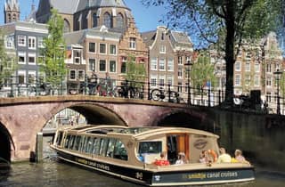 Amsterdam: Grachtenfahrt durchs historische Stadtzentrum