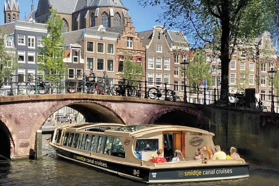 Amsterdam: Grachtenfahrt durchs historische Stadtzentrum. Foto: GetYourGuide Amsterdam: Grachtenfahrt durchs historische Stadtzentrum. Foto: GetYourGuide