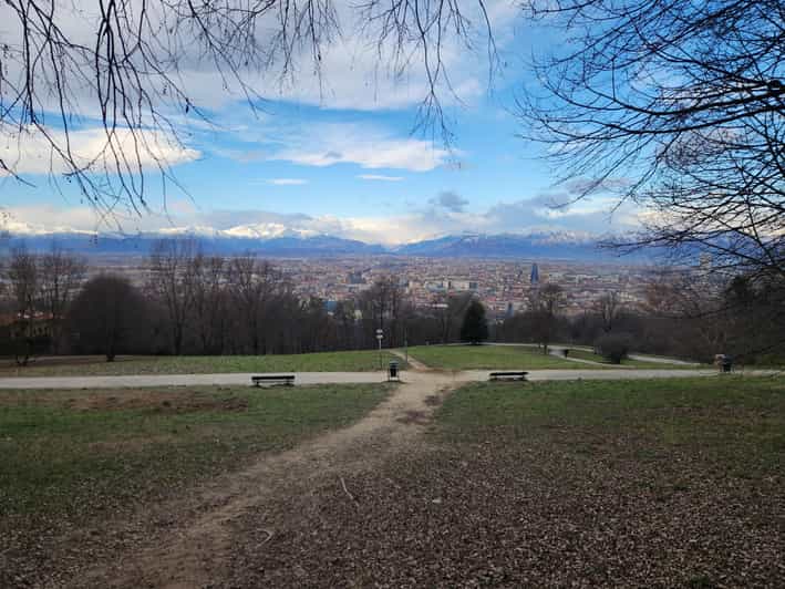 Turin: Guided hike from Valentino to La Maddalena