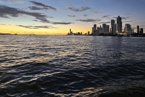 Sonnenuntergang über der Bucht im Phantomboot