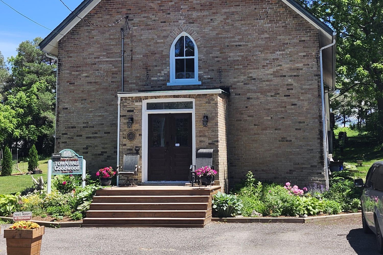 Inspired by Schitt's Creek TV Show - Filming Locations Tour