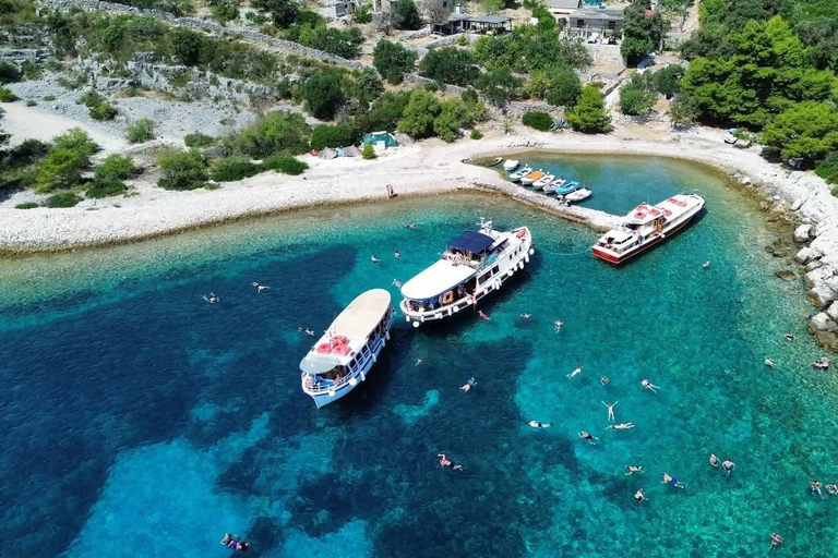 From Omiš: 3 island Tour-Blue Lagoon, Šolta, Brač with Lunch