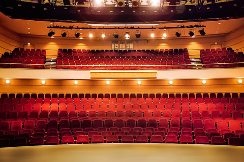 Comödie Dresden: Ticket for the comedy "Ein Herz aus Schokolade"