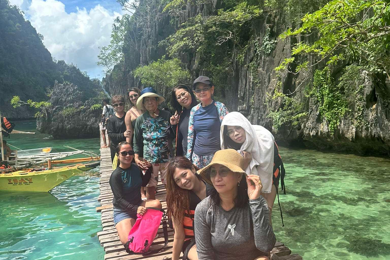 Coron: Super Ultimate Tour con almuerzo y trasladoCoron: Excursión Super Ultimate con almuerzo y traslado