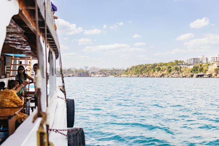 Tour de Antalya y las cascadas Düden con excursión en barcoRecogida/regreso hoteles de Antalya, Lara Kundu y Konyaalti.