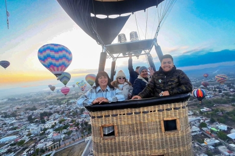 Teotihuacan: Ballonvaart met ontbijt in een natuurlijke grotBallonvaart zonder ontbijt en vervoer
