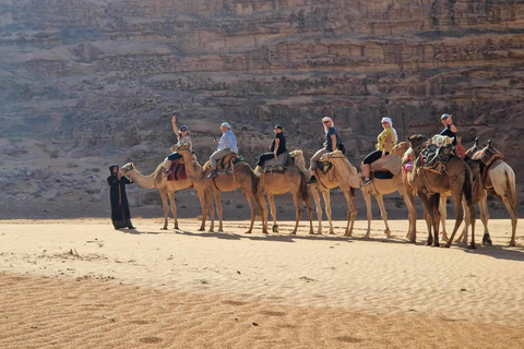 Wadi Rum : Visite privée de quatre heures en jeep avec des bédouins