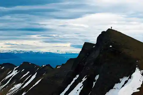From Punta Arenas: Trekking Mount Tarn
