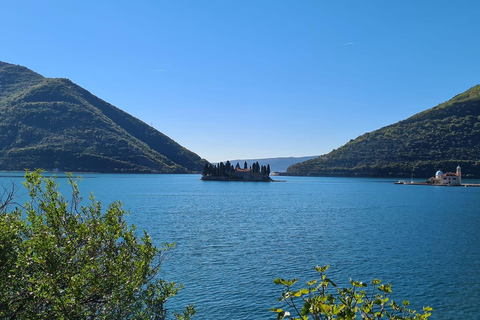 Mare Blu e Montagne Nere - MontenegroMontenegro Blu