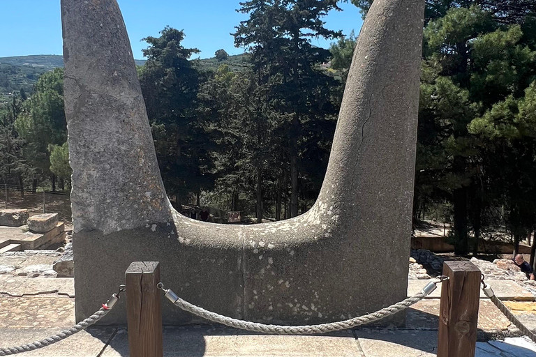 Minoan Crete: Private Tour of Knossos with a Certified Guide Minoan Crete: a private tour by a certified guide in Knossos