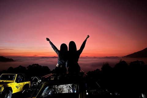 Bali: tour all'alba sul Monte Batur in jeep e alla cascata di Taman SariSolo tour in jeep condivisa (trasferimento)