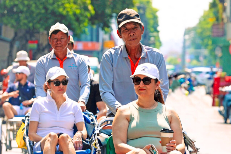 Ho Chi Minh City: Sunset Cyclo and Dinner Cruise Tour Sunset Cyclo and Premium Dinner Cruise