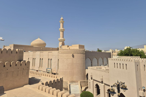 Castles, Clay & Culture: A Day in Nizwa & Bahla