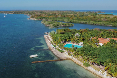 Cartagena: PRIVATE ISLAND with OPEN BAR, pool and lunch