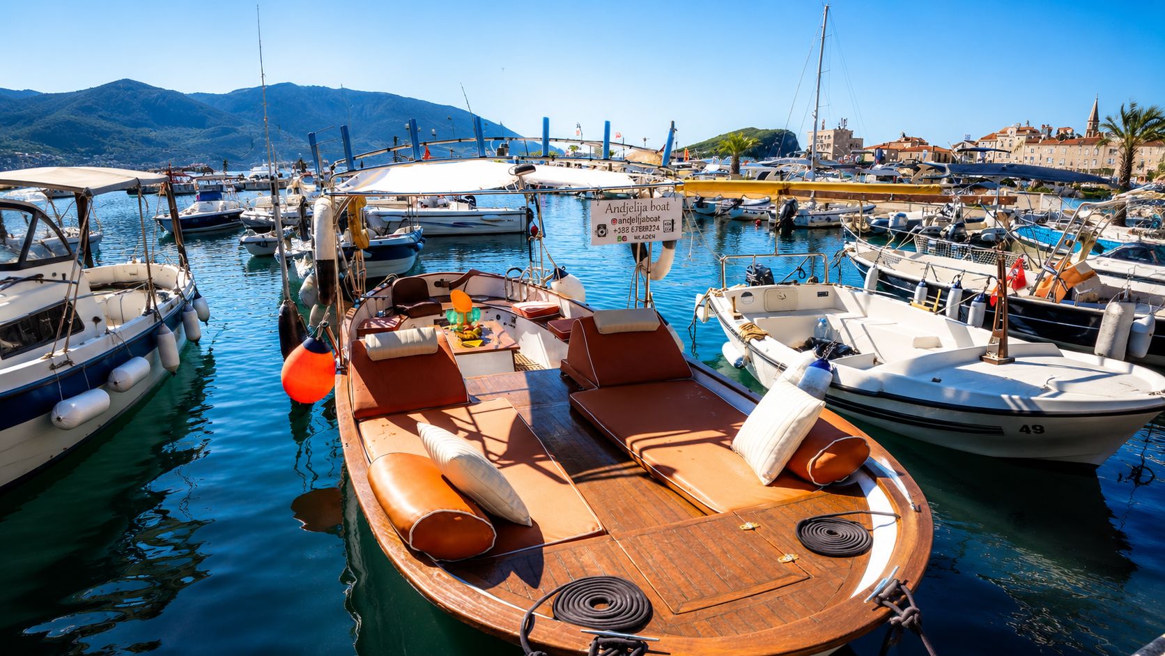 Budva: Private Bootstour mit Pausen zum Schwimmen, max. 9 Personen