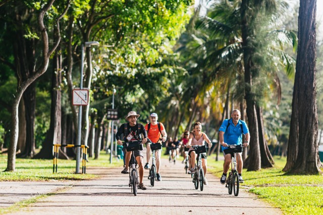 Visit Singapore Lion City Highlights Bike Tour in Johor Bahru