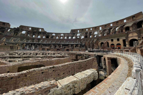 Roma: Coliseo Express Visita guiada en grupo reducidoRoma: Visita guiada rápida en grupo reducido al Coliseo