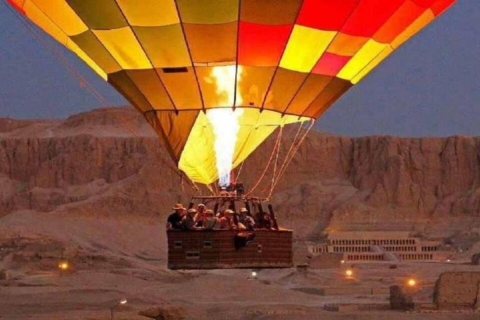 Von Marsa Alam aus: 3 Nächte Nilkreuzfahrt mit HeißluftballonAb Marsa Alam: 4-tägige Ägypten-Tour mit Nilkreuzfahrt, Ballon