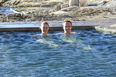 La Paz: 5-Day Uyuni Salt Flats Journey with Return ENGLISH-SPEAKING GUIDE
