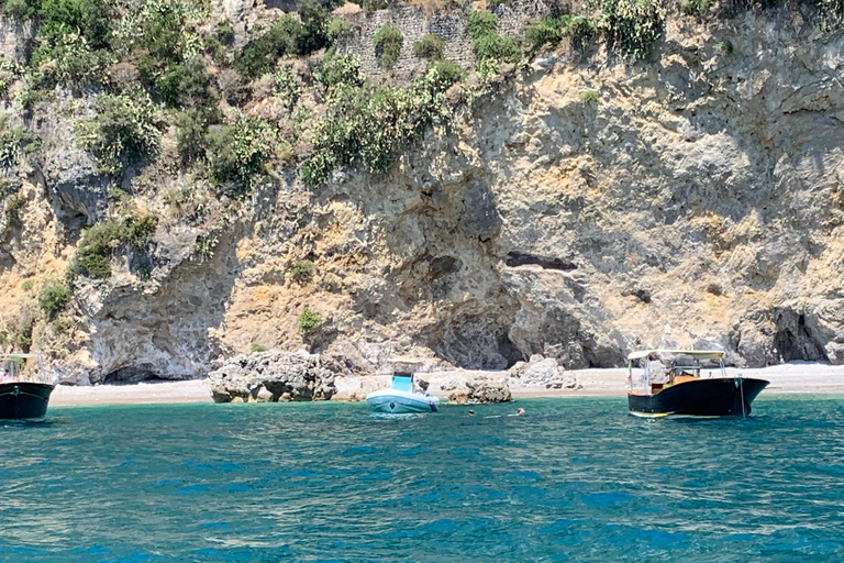 Amalfi coast tour with skipper from Salerno to Positano