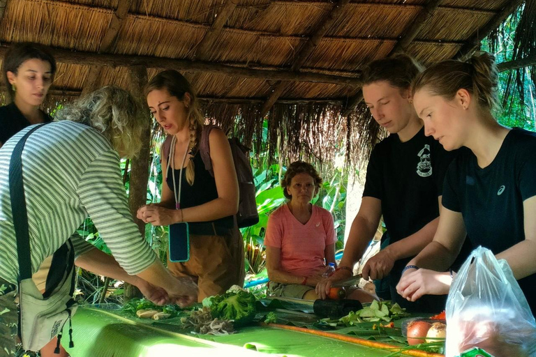 Chiang Rai: Jungle Adventure-Group Trekking & Bamboo Cooking