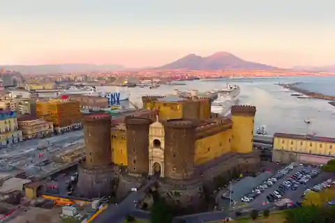 Naples: Private excursion with local tour guide