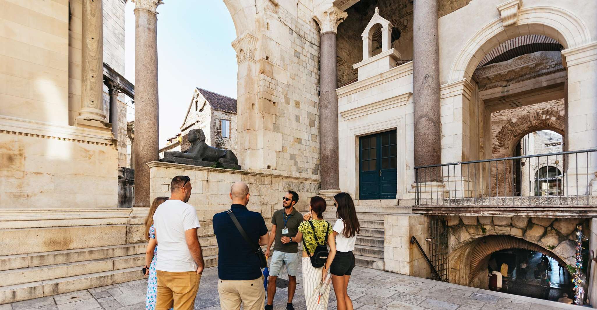 De Split, une demi-journée Split & Trogir Visite guidée en petit groupe - Hizvo