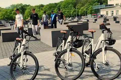 Private E-Bike Tour Berlin Highlights Tailor Made up to 10