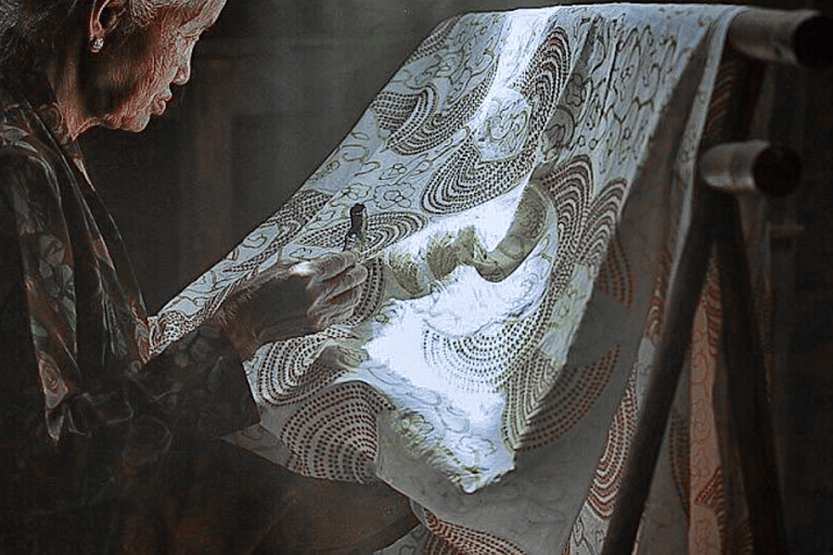 Penang: Hill, Temple, Batik, and National Park Tour