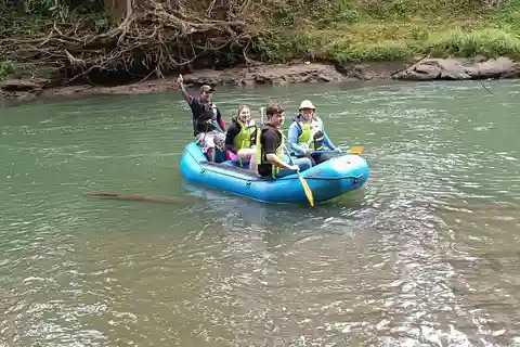 La Fortuna : Safari en bateau sur le Rio Penas Blancas