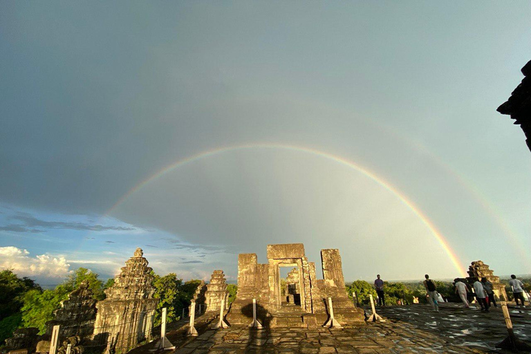 Angkor Wat, Angkor Thom, and Ta Prohm Day Trip with Sunset