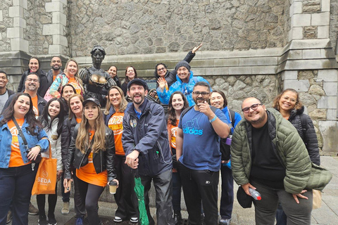Pub Crawl Walking Tour Through the Heart of Irelands Capital