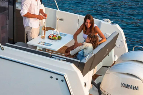 Jakarta: Private Luxus-Yacht-Tour zu 3 Inseln mit SchnorchelnPrivate Tour zum Inselhopping am Vormittag (08:00–12:00 Uhr)