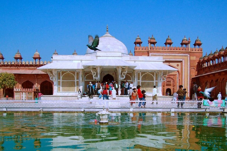 From Delhi: Agra and Fatehpur Sikri 2-Day Private TourTour with 4-star Hotel, Guide, Meals &amp; Monument tickets