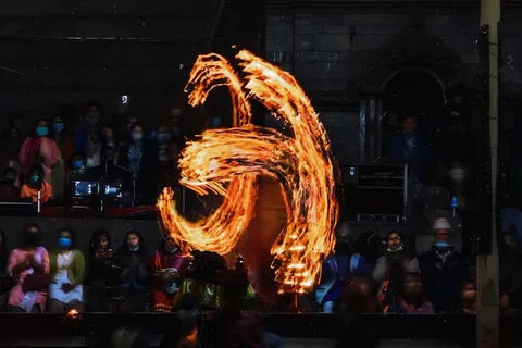 Kathmandu: Pashupatinath Temple Aarti & Cremation Night Tour