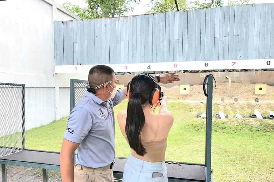 Bangkok: Schießstand für Territorialverteidigung. Foto: GetYourGuide Bangkok: Schießstand für Territorialverteidigung. Foto: GetYourGuide