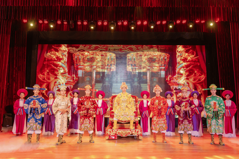 Da Nang: Ao Dai Show mit Stadtführung und Nachtmarkt